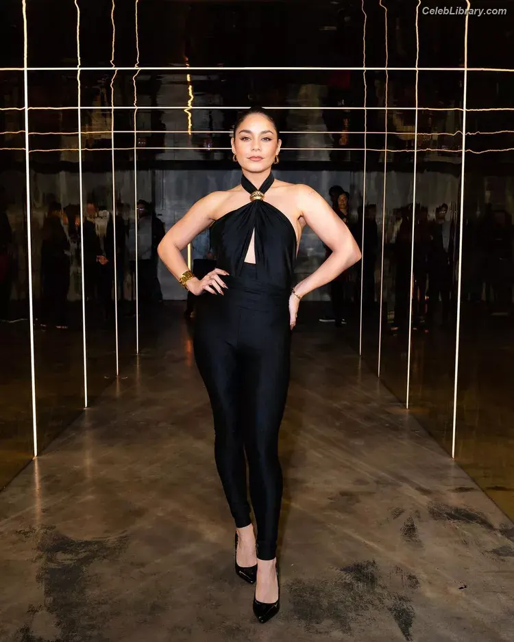 Vanessa Hudgens photo 16 of 1612
