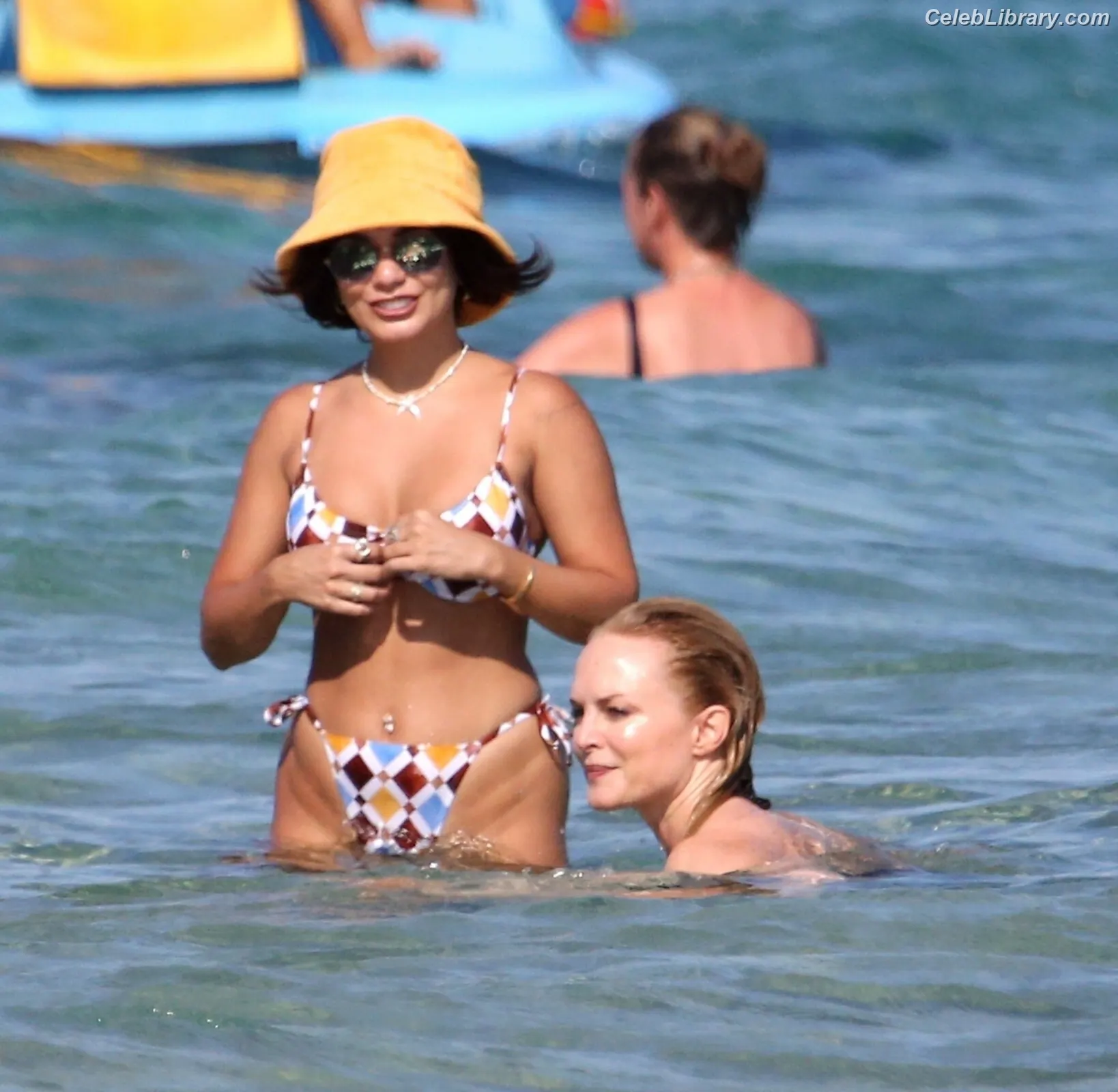 Vanessa Hudgens photo 19 of 1612