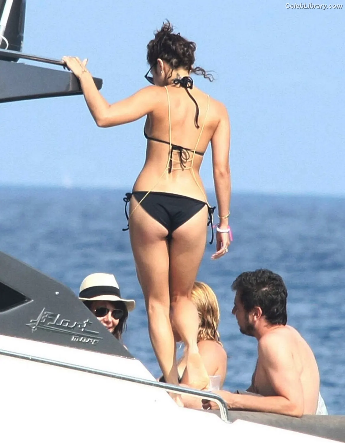 Vanessa Hudgens photo 13 of 1612