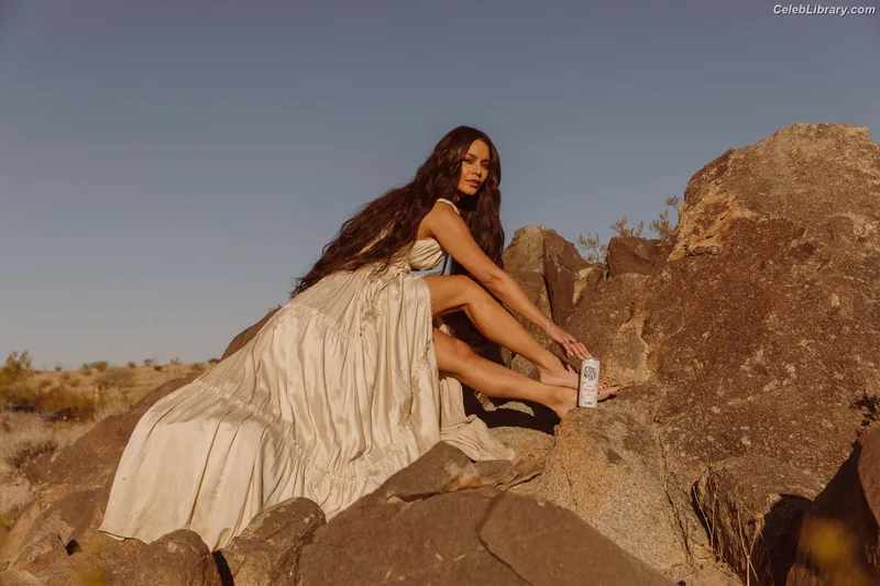 Vanessa Hudgens photo 8 of 1607