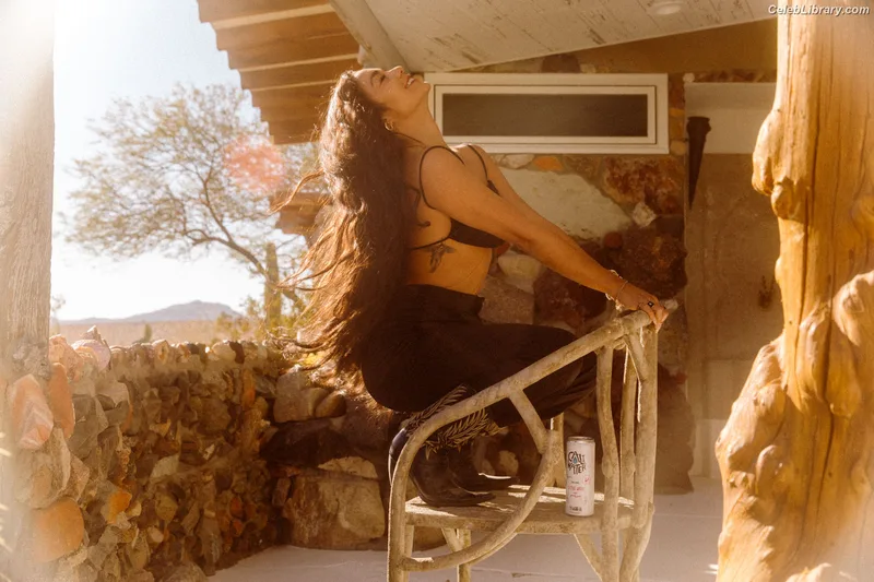 Vanessa Hudgens photo 9 of 1607