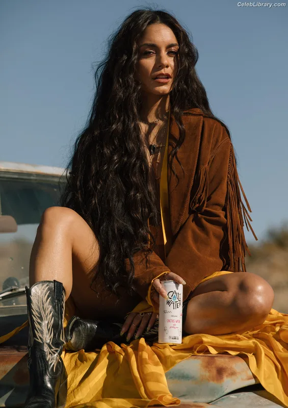 Vanessa Hudgens photo 19 of 1607