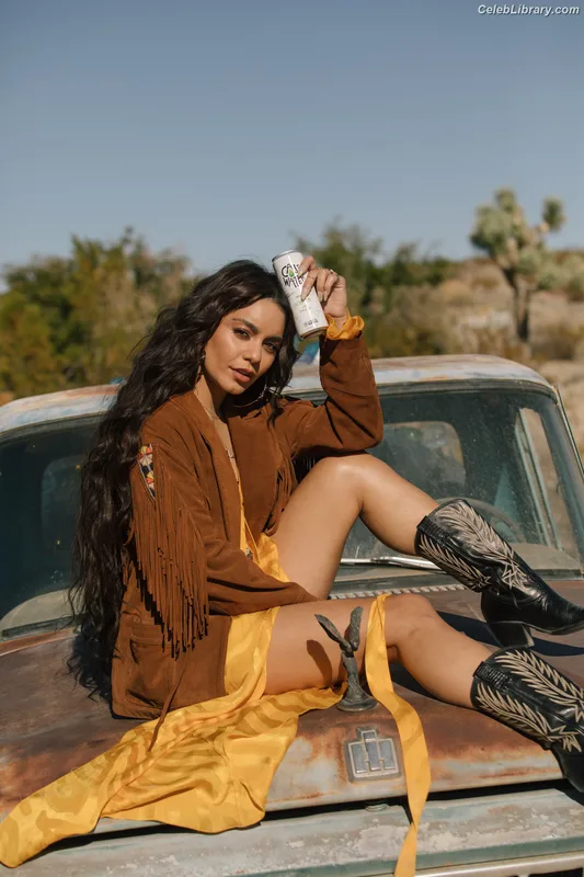 Vanessa Hudgens photo 20 of 1607