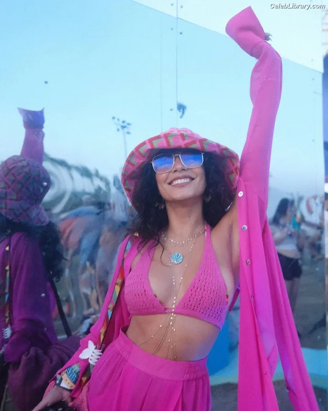 Vanessa Hudgens photo 4 of 1607
