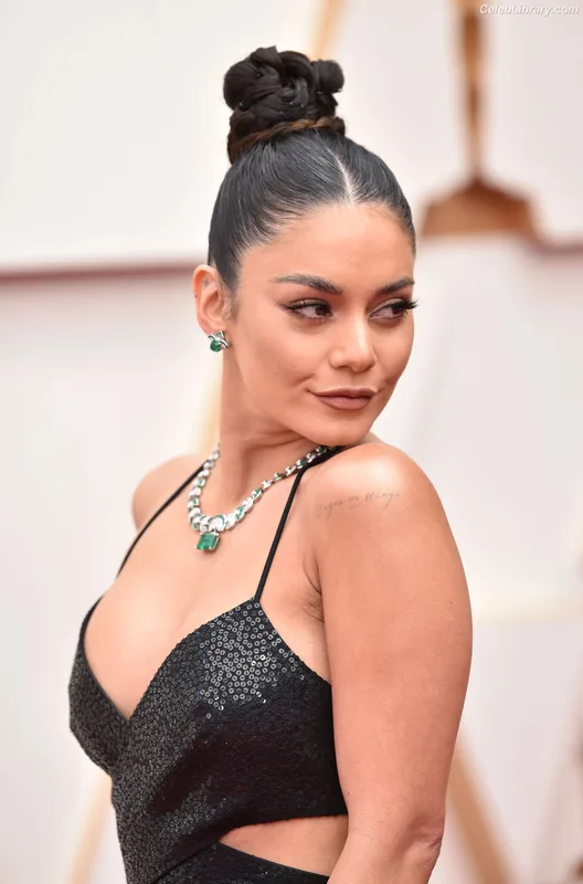 Vanessa Hudgens photo 16 of 1607