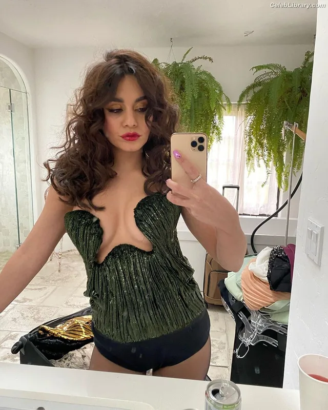 Vanessa Hudgens photo 23 of 1607