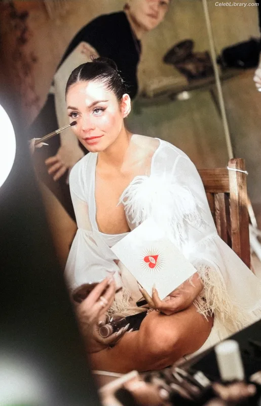 Vanessa Hudgens photo 4 of 1607
