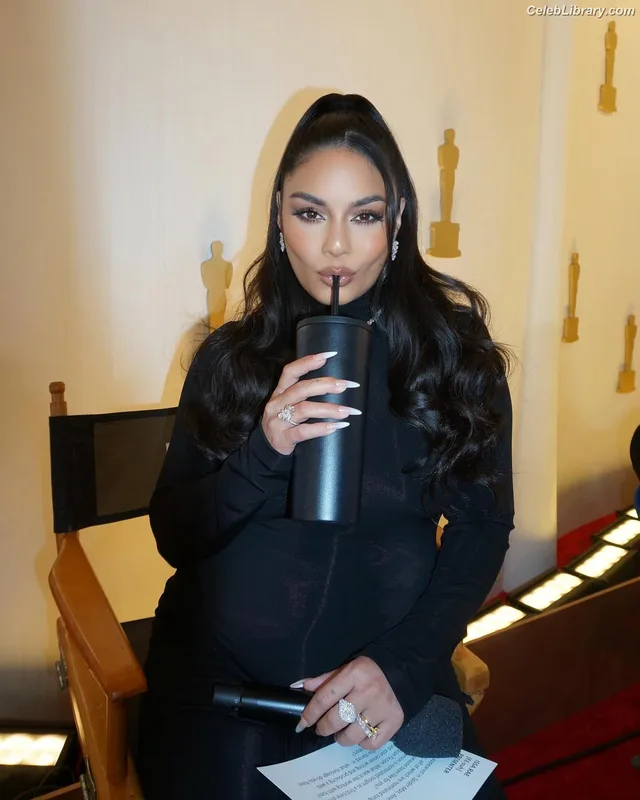 Vanessa Hudgens photo 5 of 1607