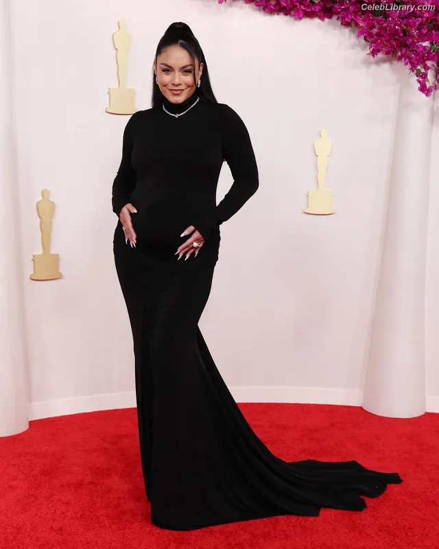 Vanessa Hudgens photo 9 of 1607