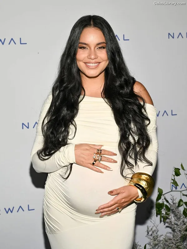 Vanessa Hudgens photo 4 of 1607