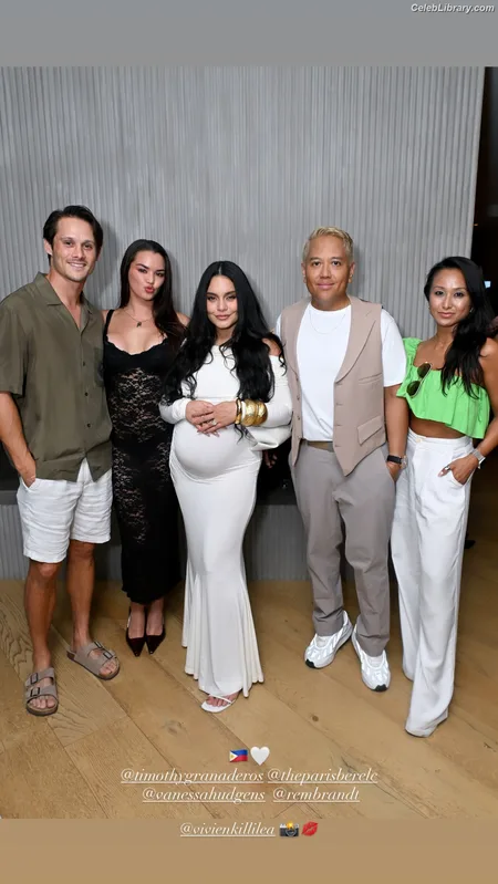Vanessa Hudgens photo 19 of 1607