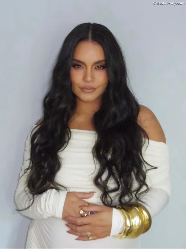 Vanessa Hudgens photo 20 of 1607