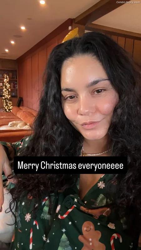 Vanessa Hudgens photo 11 of 1607