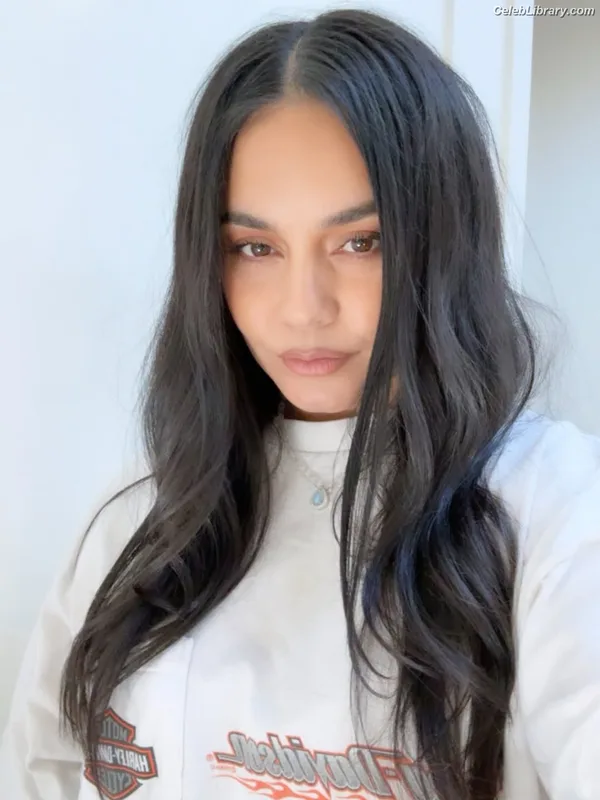 Vanessa Hudgens photo 12 of 1607