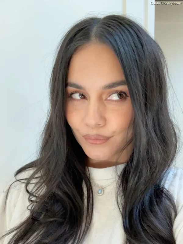 Vanessa Hudgens photo 13 of 1607