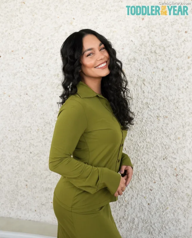 Vanessa Hudgens photo 16 of 1607