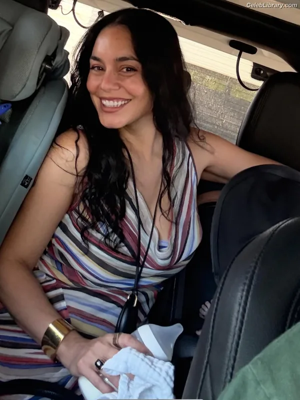 Vanessa Hudgens photo 22 of 1607