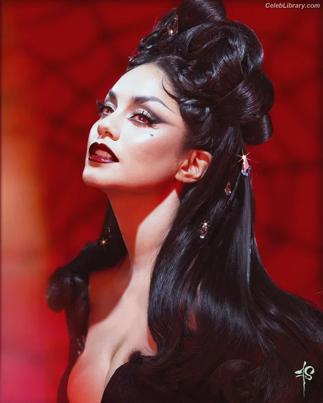 Vanessa Hudgens photo 1 of 1607