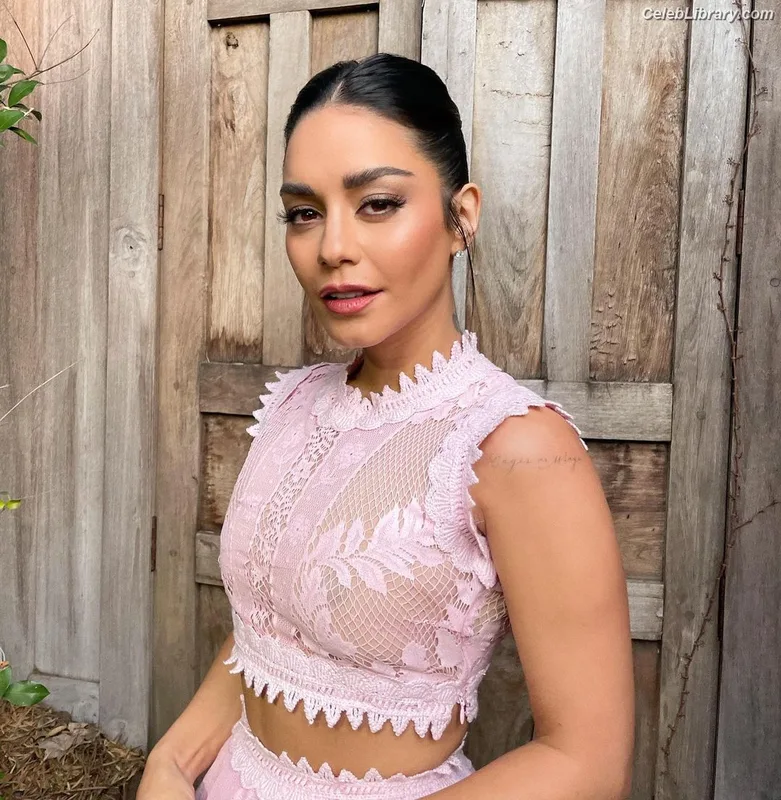 Vanessa Hudgens photo 18 of 1607