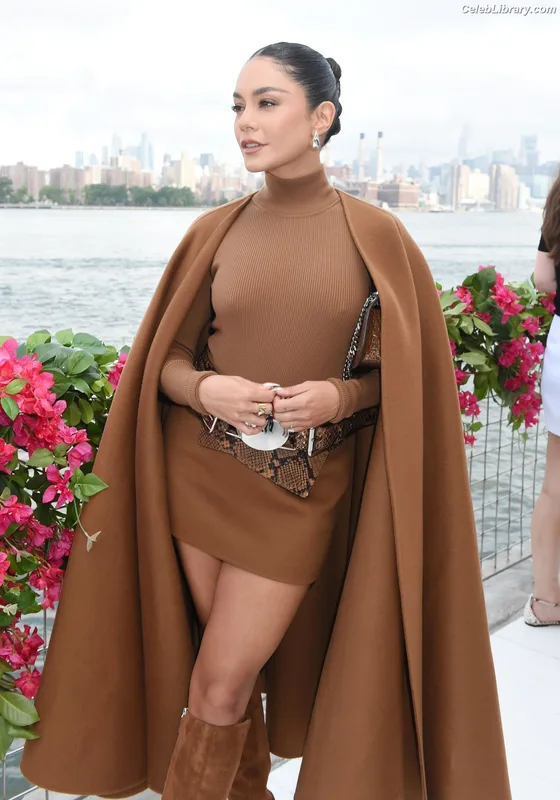 Vanessa Hudgens photo 5 of 1607