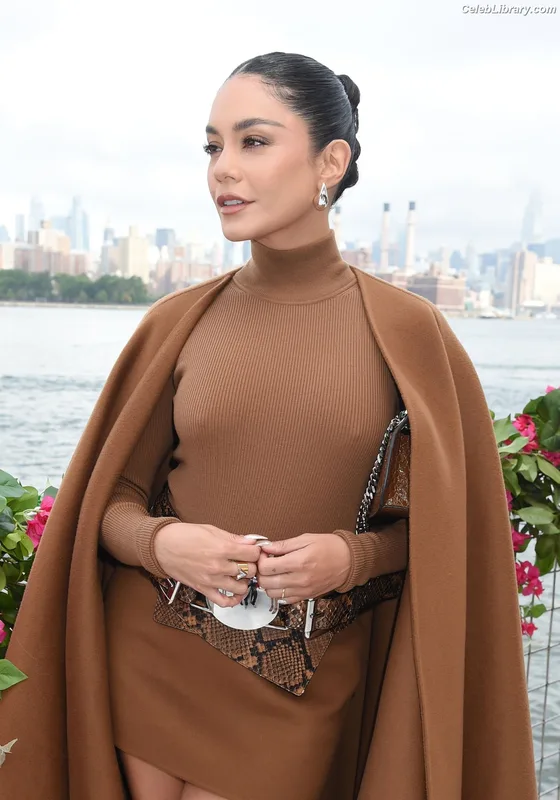 Vanessa Hudgens photo 6 of 1607