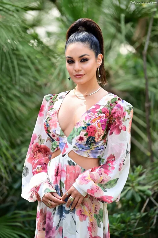 Vanessa Hudgens photo 24 of 1607