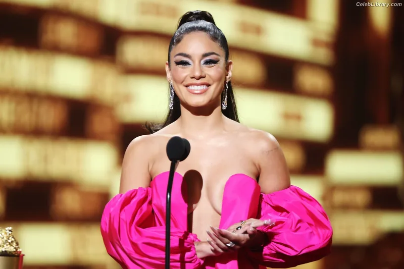 Vanessa Hudgens photo 15 of 1607