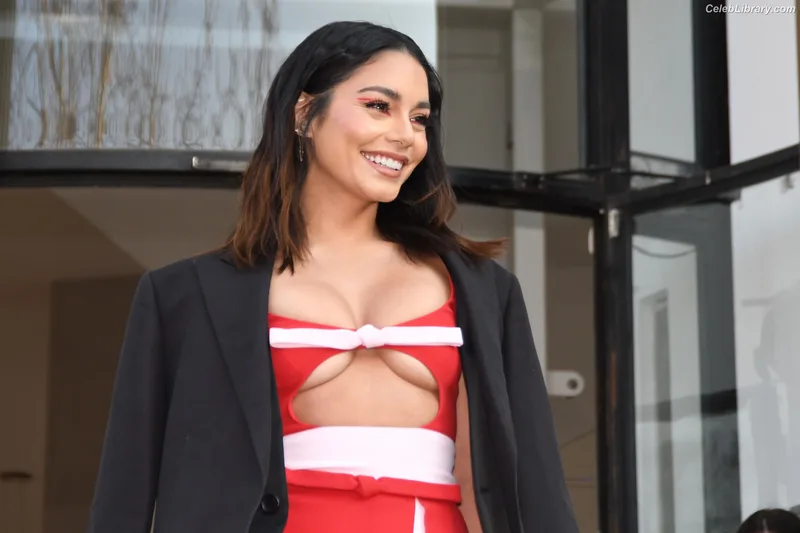 Vanessa Hudgens photo 16 of 1607