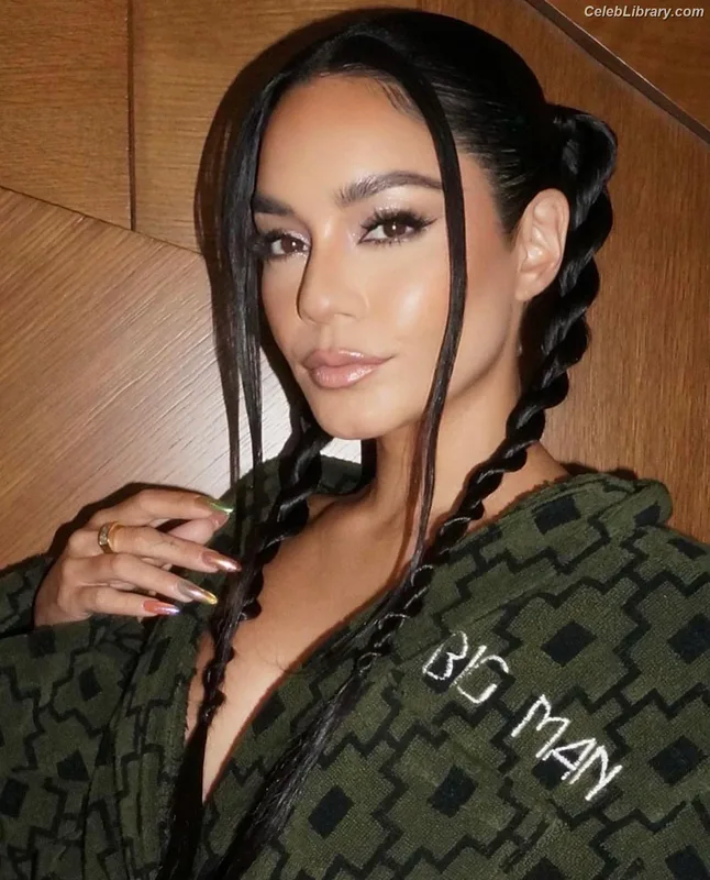 Vanessa Hudgens photo 18 of 1607