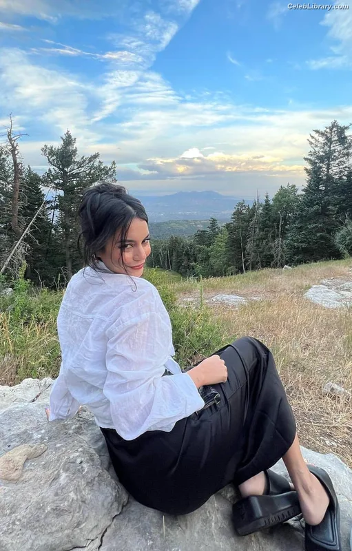 Vanessa Hudgens photo 23 of 1607