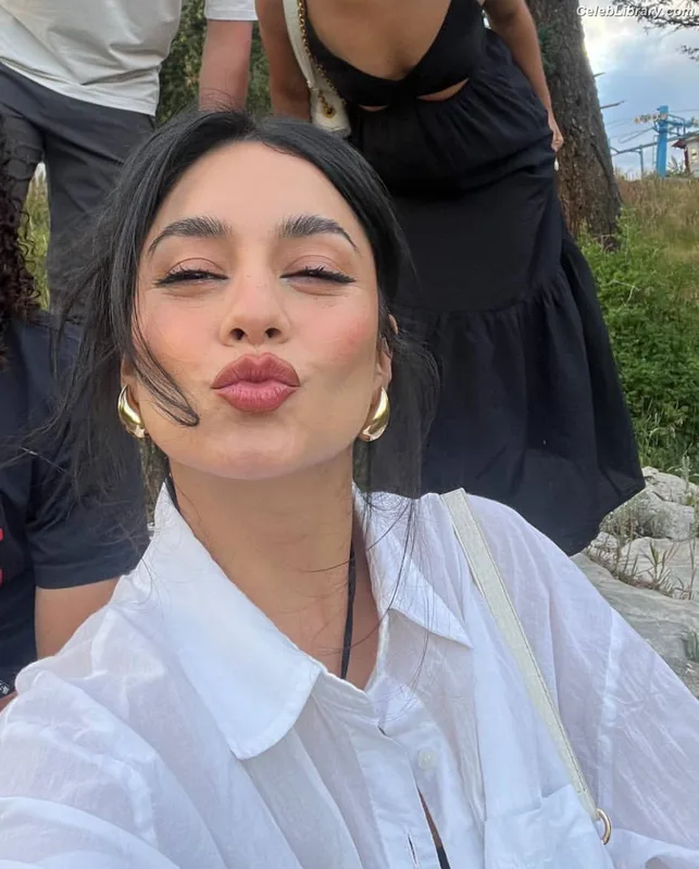 Vanessa Hudgens photo 24 of 1607