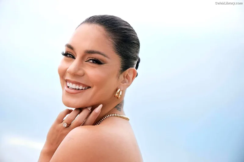 Vanessa Hudgens photo 1 of 1607