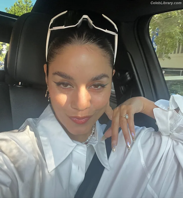 Vanessa Hudgens photo 4 of 1607
