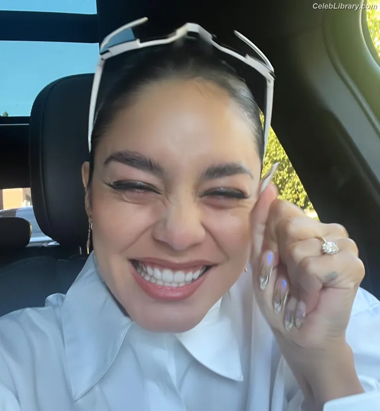 Vanessa Hudgens photo 5 of 1607