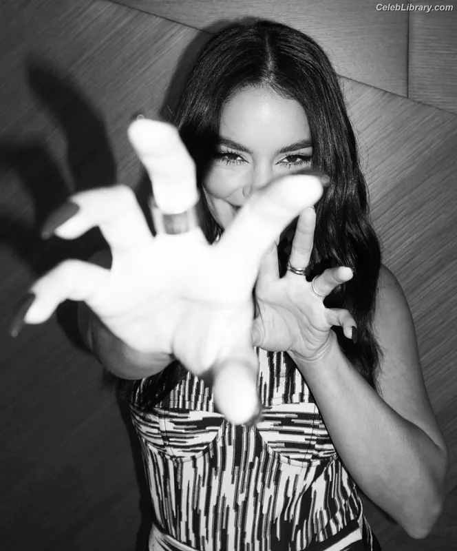 Vanessa Hudgens photo 6 of 1607