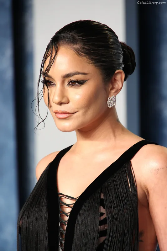 Vanessa Hudgens photo 15 of 1607