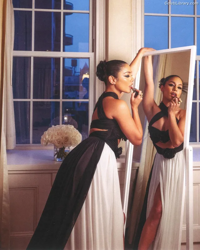 Vanessa Hudgens photo 19 of 1607