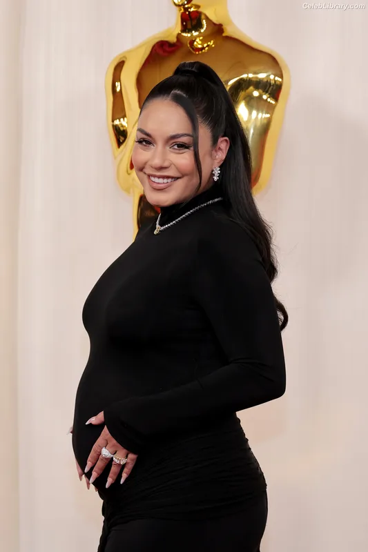 Vanessa Hudgens photo 24 of 1607