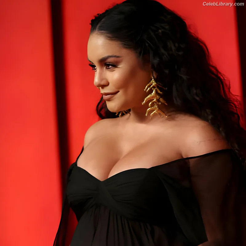 Vanessa Hudgens photo 6 of 1607