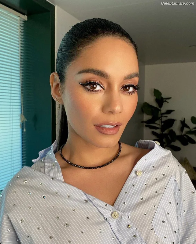 Vanessa Hudgens photo 13 of 1607