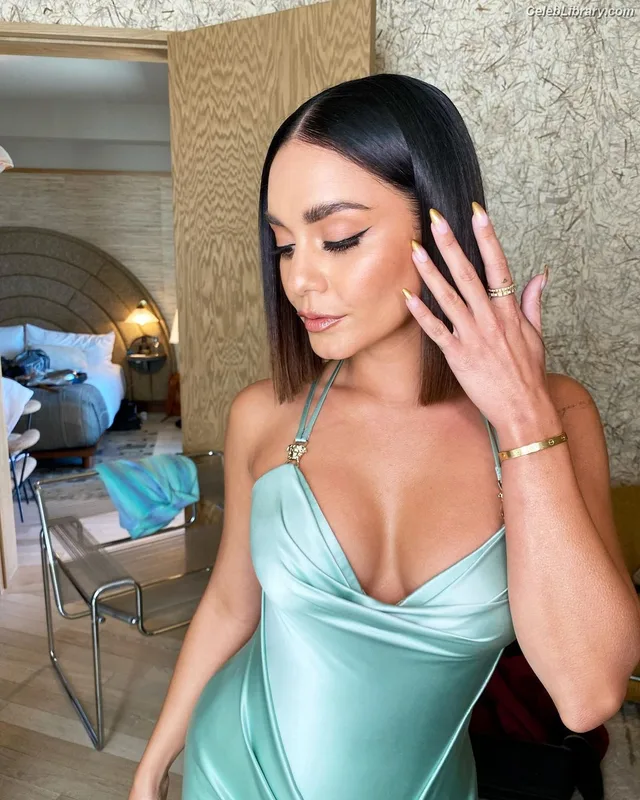 Vanessa Hudgens photo 14 of 1607