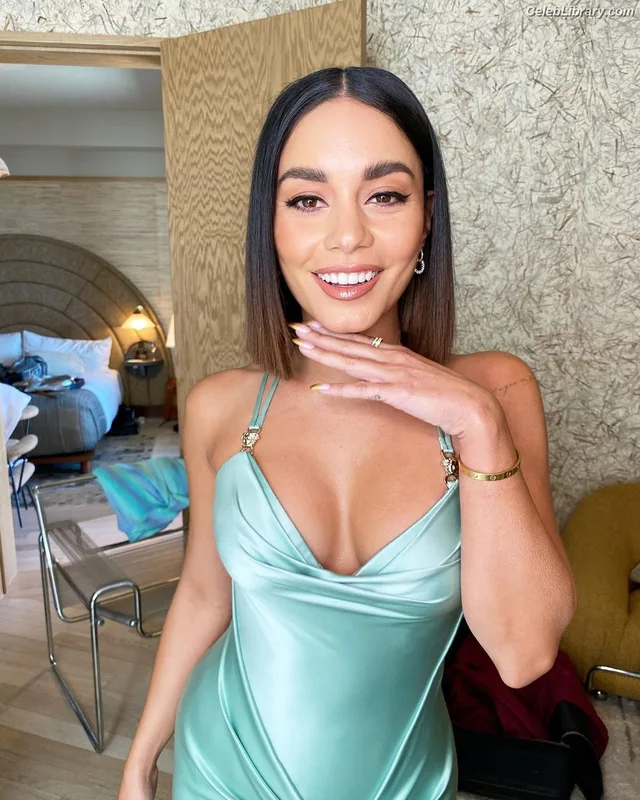 Vanessa Hudgens photo 19 of 1607
