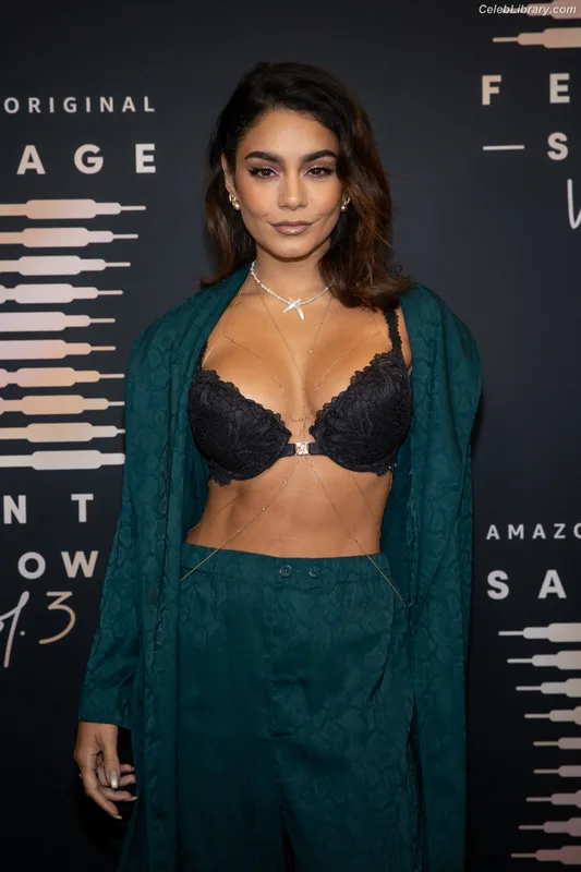 Vanessa Hudgens photo 2 of 1607