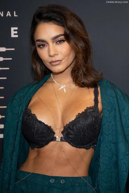 Vanessa Hudgens photo 3 of 1607