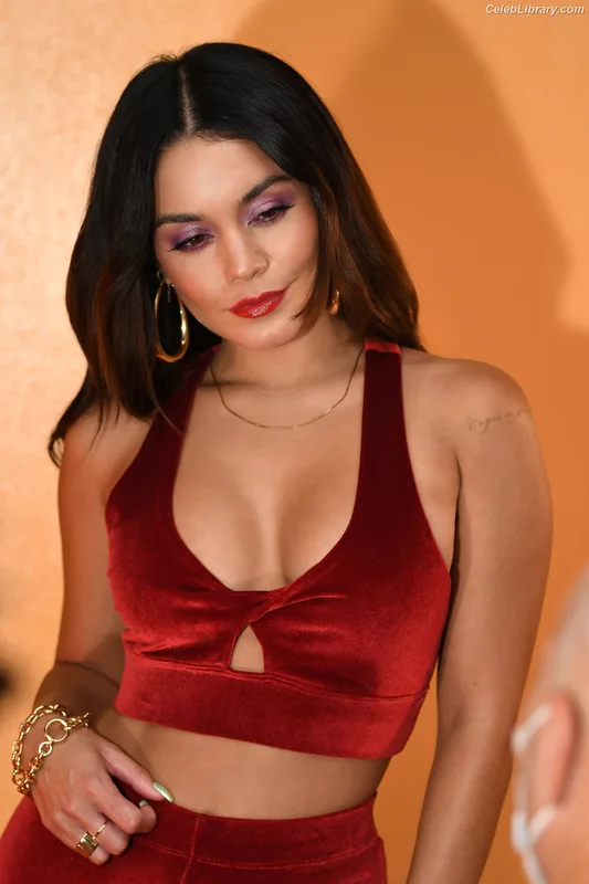 Vanessa Hudgens photo 22 of 1607