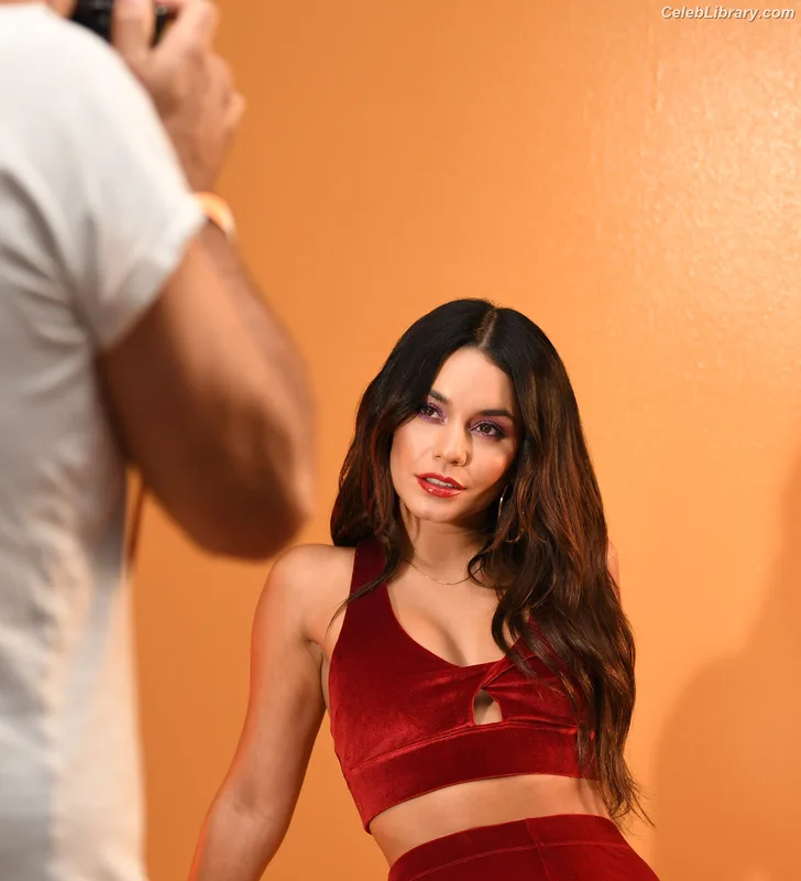 Vanessa Hudgens photo 7 of 1607