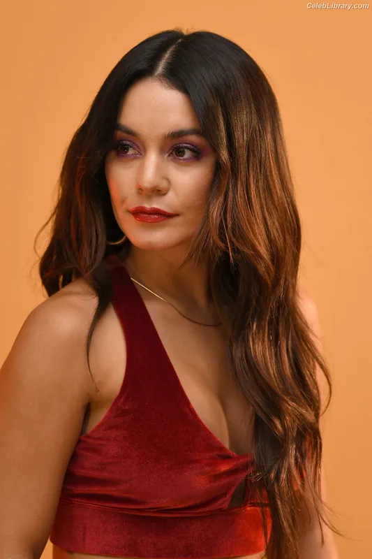 Vanessa Hudgens photo 9 of 1607
