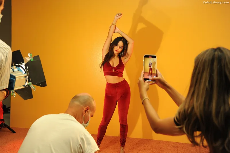 Vanessa Hudgens photo 15 of 1607