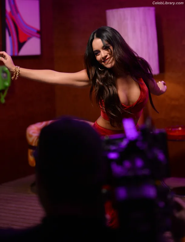 Vanessa Hudgens photo 18 of 1607