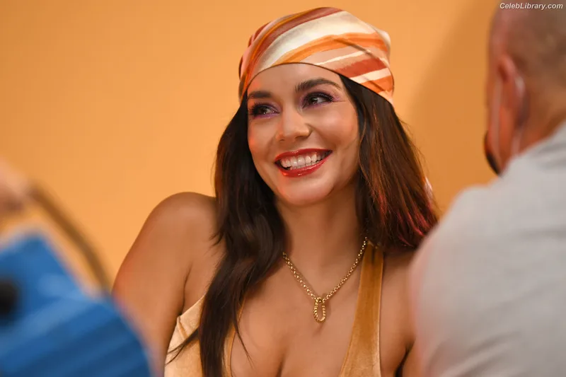Vanessa Hudgens photo 21 of 1607